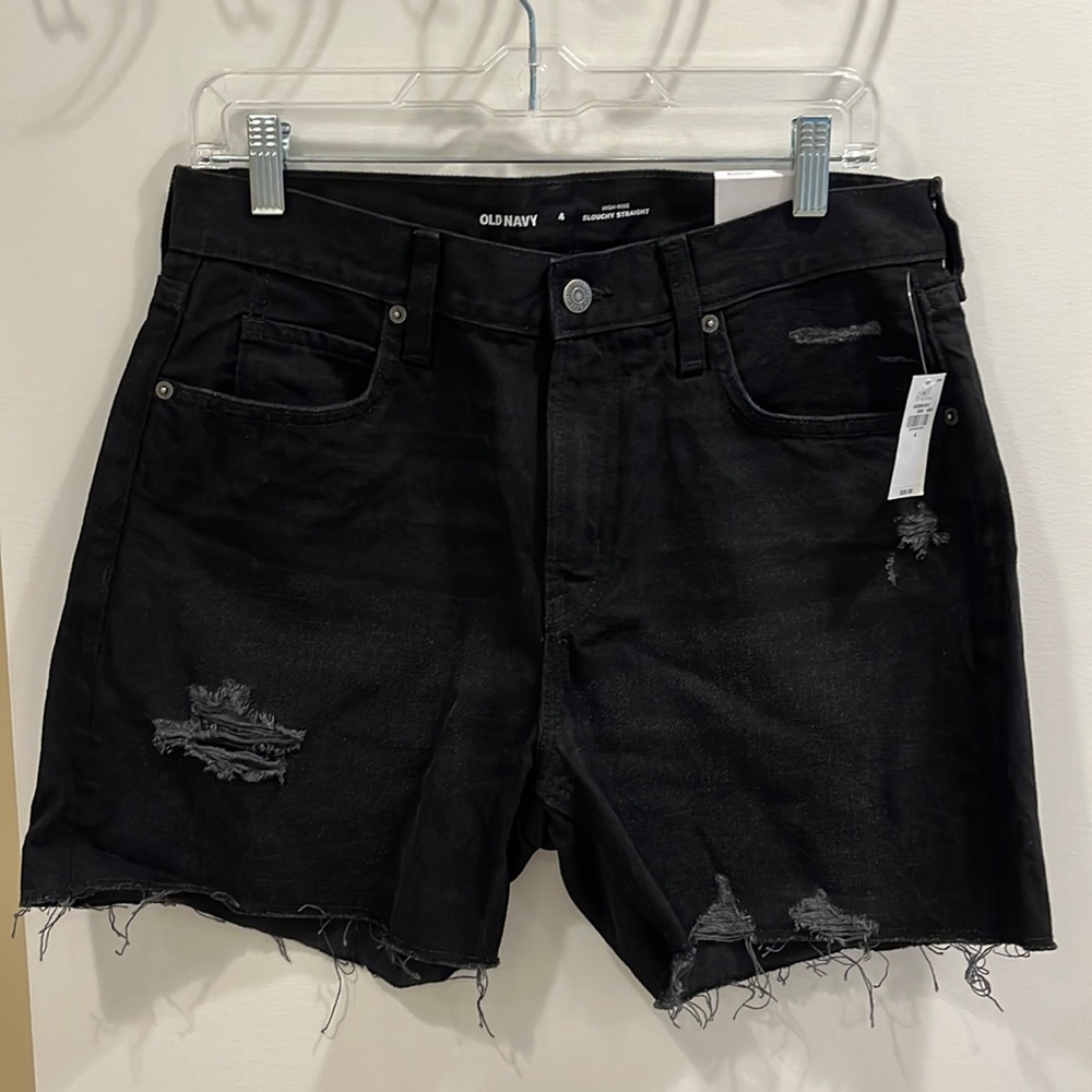 Old Navy Black denim shorts size 4, inseam-5", New with Tags!
